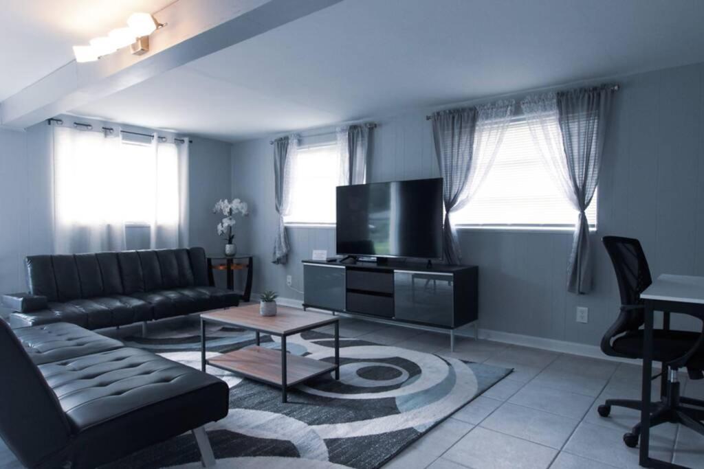 Spacious Family-Sized Home In Central Location Джэксонвиль Экстерьер фото